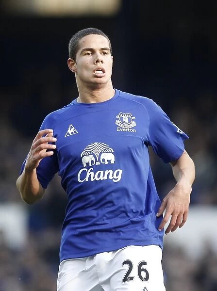 Jack Rodwell's Unwavering Determination: Everton vs. Chelsea, FA Cup Fourth Round, Goodison Park (2011)