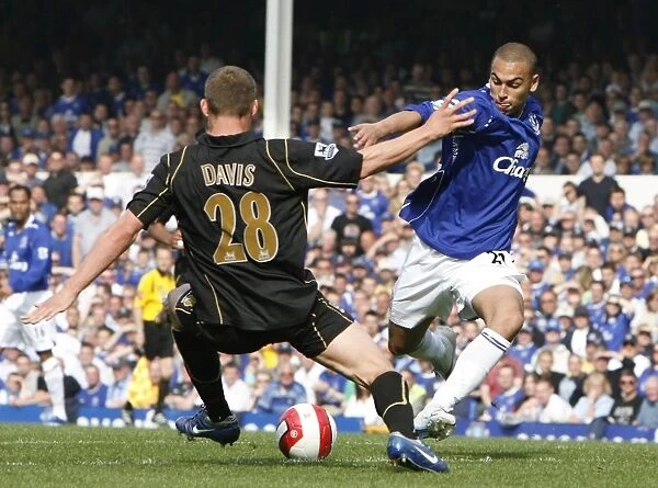 James Vaughan vs Sean Davis: Intense Moment at Goodison Park - Everton vs Portsmouth, FA Barclays Premiership (5th May 2007)