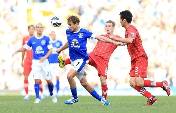 Jelavic vs Davis: A Battle for the Ball in Everton's 3-1 Victory over Southampton (September 29, 2012, Barclays Premier League, Goodison Park)