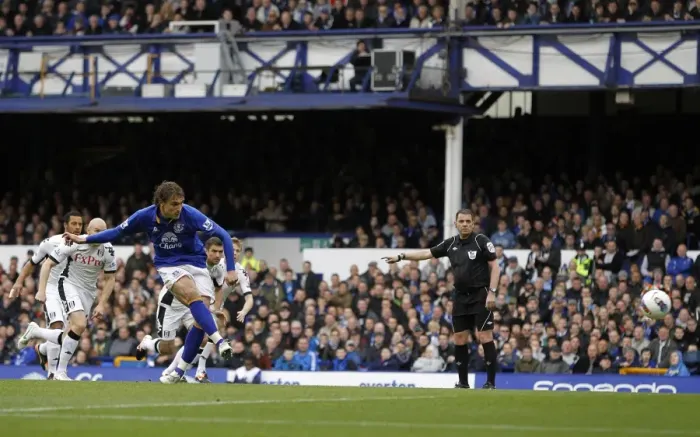 Framed Print : Jelavic's Thrilling Penalty: Everton's Energetic Start Against Fulham (28 April 2012, Goodison Park)