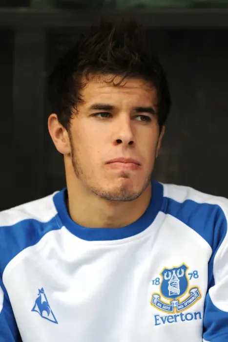 Framed Print : Joao Silva: Everton's Defensive Powerhouse Framed Print : Joao Silva: Everton's Defensive Powerhouse