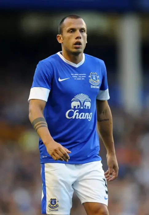 Framed Print : John Heitinga in Action: Everton FC vs AEK Athens - Pre-Season Friendly at Goodison Park Framed Print : John Heitinga in Action: Everton FC vs AEK Athens - Pre-Season Friendly at Goodison Park