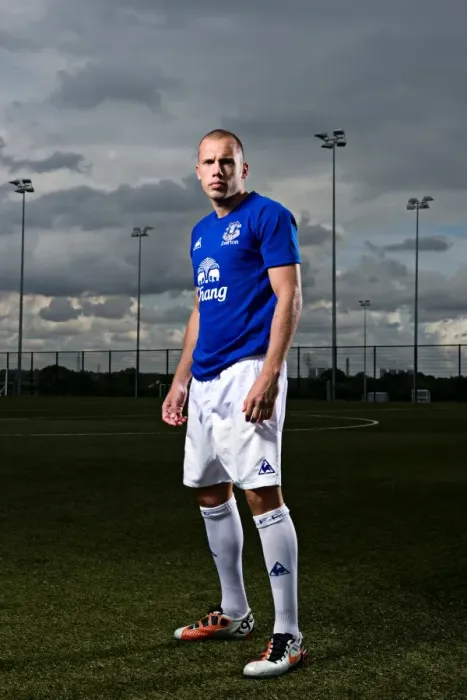 Framed Print : John Heitinga Unveils Everton's 2010 / 11 Home Kit: A First Look Framed Print : John Heitinga Unveils Everton's 2010 / 11 Home Kit: A First Look