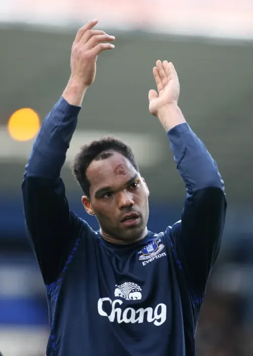 Framed Print : Joleon Lescott Salutes Everton Fans: Birmingham City vs Everton, 2008 Premier League Framed Print : Joleon Lescott Salutes Everton Fans: Birmingham City vs Everton, 2008 Premier League