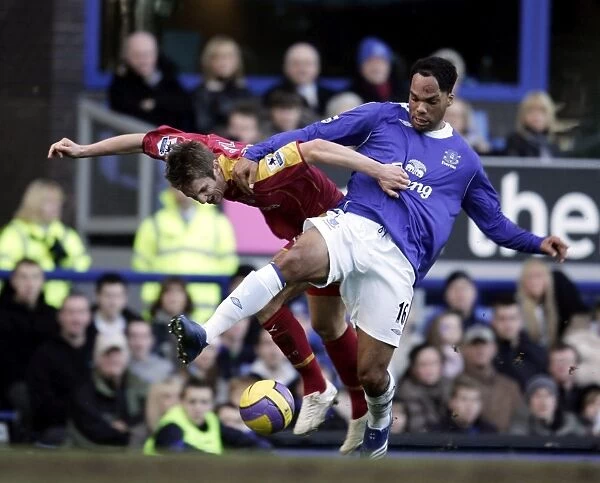 Joleon Lescott vs Kevin Doyle: A Contested Clash at Goodison Park (Everton vs Reading, FA Barclays Premiership, 14 / 01 / 07)