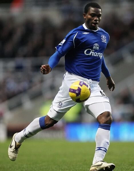 Joseph Yobo in Action: Everton vs Newcastle United, 08 / 09 Season - Game 22 (Feb 2009)