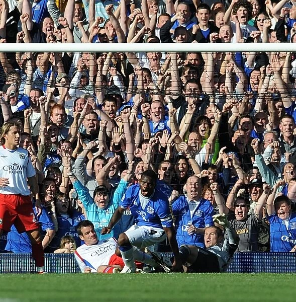 Joseph Yobo's Thriller: Everton's Triumphant Third Goal vs. Blackburn Rovers at Goodison Park