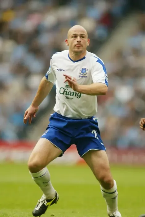 Framed Print : Lee Carsley in Action for Everton vs Manchester City, Barclays Premiership 2004 Framed Print : Lee Carsley in Action for Everton vs Manchester City, Barclays Premiership 2004