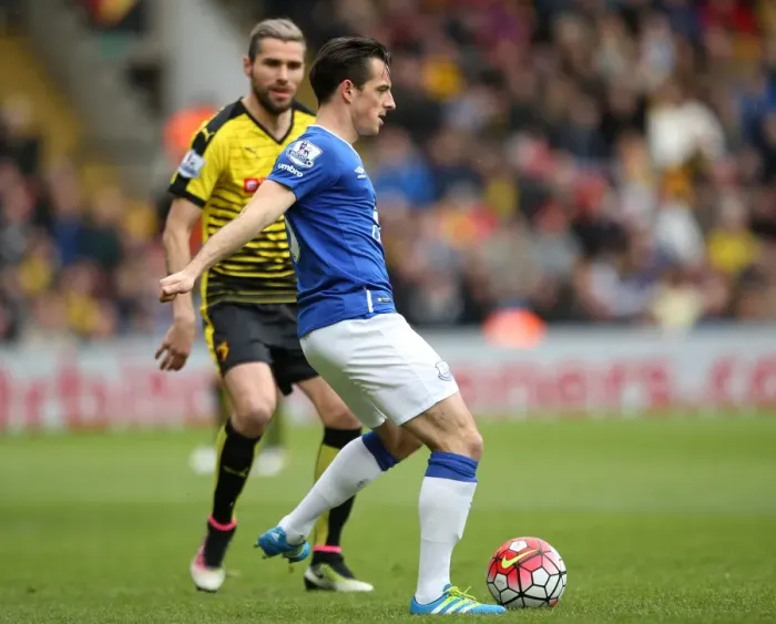 Framed Print : Leighton Baines in Action: Everton vs. Watford, Premier League Showdown at Vicarage Road
