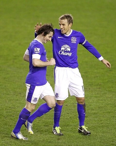 Leighton Baines Scores Penalty and Celebrates with Neville: Everton's Victory over West Bromwich Albion (30-01-2013)