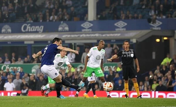 Leighton Baines Scores Penalty: Everton's Game-Changing Goal in Europa League Group H vs Wolfsburg and Krasnodar