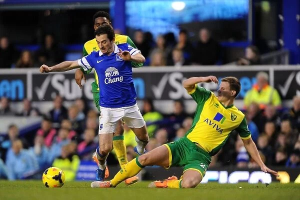 Leighton Baines vs. Ryan Bennett: Everton's Battle for Supremacy in the Barclays Premier League (Everton 2-0 Norwich City, 11-01-2014)