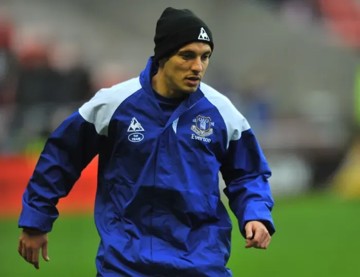 Framed Print : Leon Osman in Action: Everton vs Sunderland, Barclays Premier League (2011) Framed Print : Leon Osman in Action: Everton vs Sunderland, Barclays Premier League (2011)