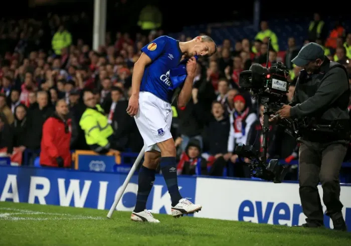 Framed Print : Leon Osman Scores First Goal: Everton's Europa League Triumph vs Lille (Group H, Goodison Park) Framed Print : Leon Osman Scores First Goal: Everton's Europa League Triumph vs Lille (Group H, Goodison Park)