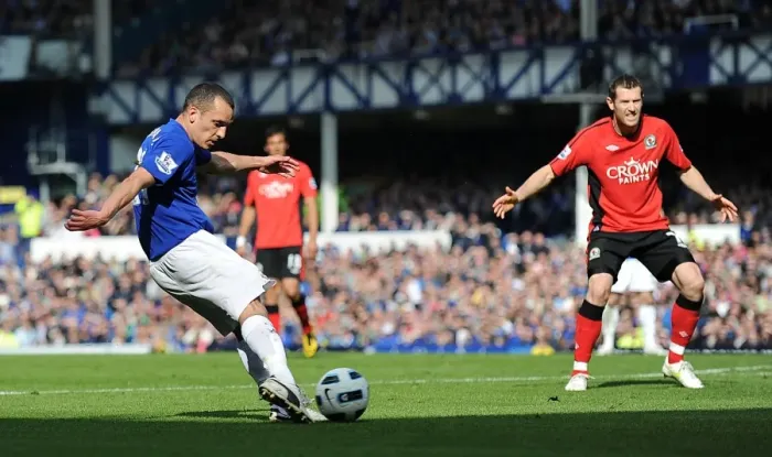 Framed Print : Leon Osman Scores the Opener: Everton vs. Blackburn Rovers, Barclays Premier League (16 April 2011, Goodison Park) Framed Print : Leon Osman Scores the Opener: Everton vs. Blackburn Rovers, Barclays Premier League (16 April 2011, Goodison Park)