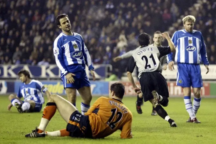Framed Print : Leon Osman Scores the Thrilling Opener for Everton: A Moment to Remember (Wigan v Everton)