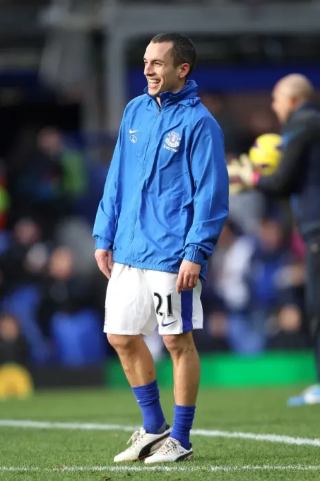 Framed Print : Leon Osman's Battle: Everton vs Chelsea - Premier League Clash (30-12-2012) - Everton 1 - Chelsea 2 Framed Print : Leon Osman's Battle: Everton vs Chelsea - Premier League Clash (30-12-2012) - Everton 1 - Chelsea 2