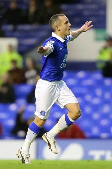 Framed Print : Leon Osman's Stunner: Everton's Opening Goal vs. Fulham (4-1, BPL, Goodison Park, 14-12-2013) Framed Print : Leon Osman's Stunner: Everton's Opening Goal vs. Fulham (4-1, BPL, Goodison Park, 14-12-2013)