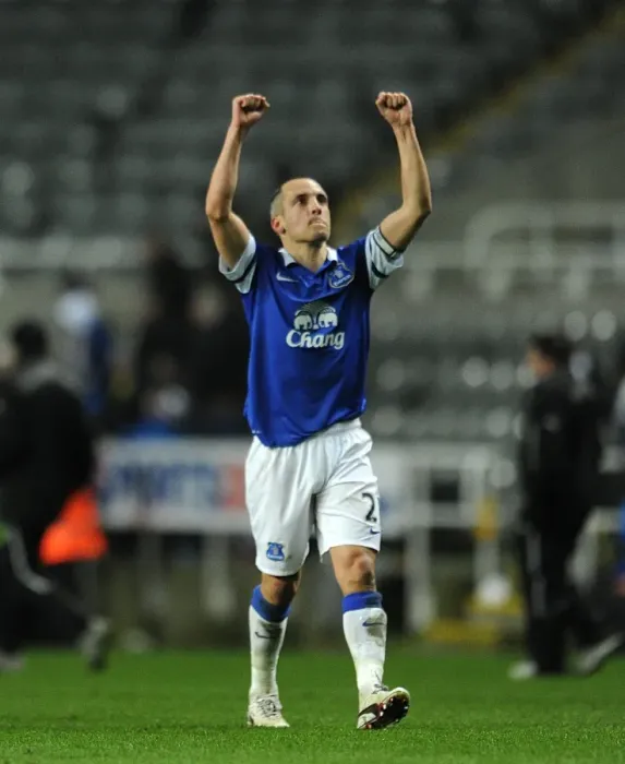 Framed Print : Leon Osman's Triumph: Everton's 3-0 Victory Over Newcastle United (Barclays Premier League, St. James Park, 25-03-2014) Framed Print : Leon Osman's Triumph: Everton's 3-0 Victory Over Newcastle United (Barclays Premier League, St. James Park, 25-03-2014)
