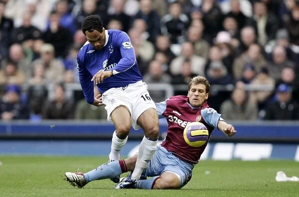 Lescott vs Petrov: Everton vs Aston Villa Clash in FA Barclays Premiership (06 / 07)