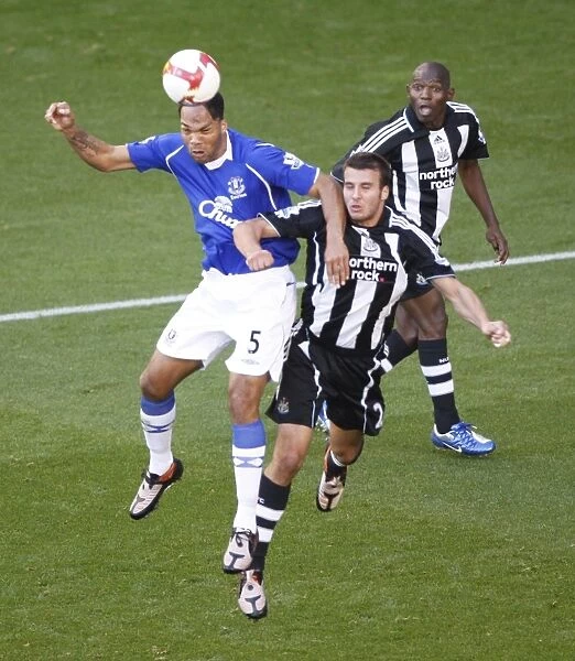 Lescott vs Taylor and Geremi: Everton vs Newcastle United Clash (08 / 09)