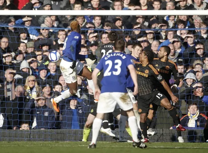 Framed Print : Louis Saha Scores the Opener: Everton vs. Chelsea in FA Cup Fourth Round (29 January 2011) Framed Print : Louis Saha Scores the Opener: Everton vs. Chelsea in FA Cup Fourth Round (29 January 2011)