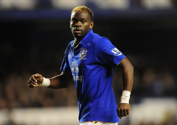 Framed Print : Louis Saha's Stunner: Everton's Shocking Carling Cup Upset Against Chelsea (2011) Framed Print : Louis Saha's Stunner: Everton's Shocking Carling Cup Upset Against Chelsea (2011)