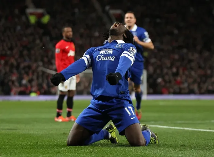 Framed Print : Lukaku and Oviedo's Historic Goal: Everton's Upset at Old Trafford (4-12-2013: Manchester United 0-1 Everton)