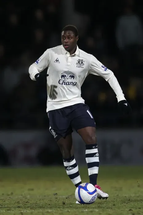 Framed Print : Magaye Gueye Leads Everton in FA Cup Third Round Battle at Scunthorpe United (08 January 2011) Framed Print : Magaye Gueye Leads Everton in FA Cup Third Round Battle at Scunthorpe United (08 January 2011)