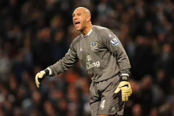 : Manchester City vs. Everton: Tim Howard Guarding Everton's Goal at City of Manchester Stadium - Barclays Premier League Soccer : Manchester City vs. Everton: Tim Howard Guarding Everton's Goal at City of Manchester Stadium - Barclays Premier League Soccer