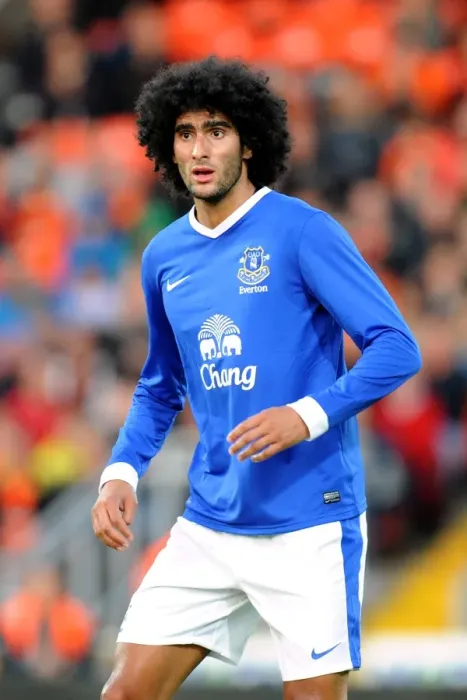 Framed Print : Marouane Fellaini in Action: Everton's Thrilling Pre-Season Encounter at Dundee United's Tannadice Park