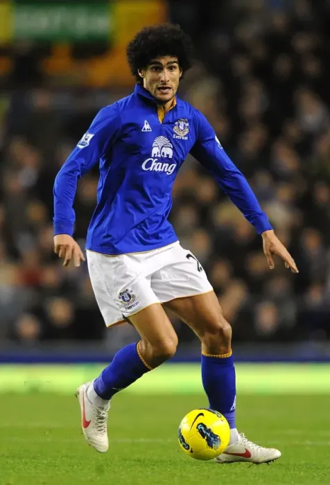 Framed Print : Marouane Fellaini: Thrilling Moments at Everton vs Swansea City (Premier League, 21 December 2011)