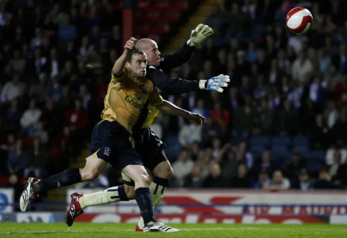 Framed Print : McFadden vs. Friedel: A Battle for the Ball - Everton vs. Blackburn Rovers, FA Barclays Premiership, 2006 Framed Print : McFadden vs. Friedel: A Battle for the Ball - Everton vs. Blackburn Rovers, FA Barclays Premiership, 2006