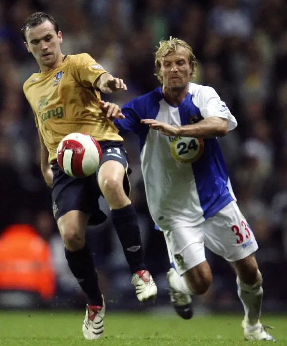 Framed Print : McFadden vs Gray: Intense Rivalry at Ewood Park - Everton vs Blackburn Rovers, FA Premiership, 2006 Framed Print : McFadden vs Gray: Intense Rivalry at Ewood Park - Everton vs Blackburn Rovers, FA Premiership, 2006