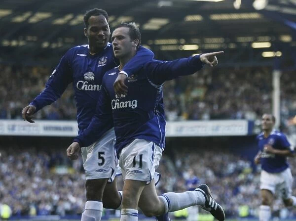 McFadden's Debut Goal: Everton's Triumph over Blackburn Rovers (07 / 08) - FA Barclays Premier League