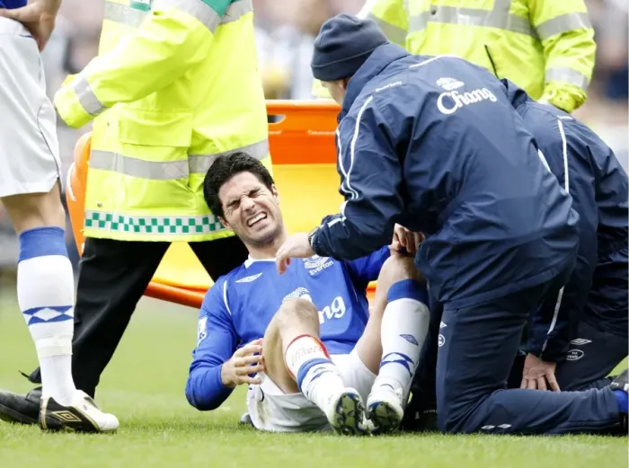 Framed Print : Mikel Arteta Suffers Injury: Everton's Star Midfielder Carried Off in Newcastle Clash, Barclays Premier League (2009) Framed Print : Mikel Arteta Suffers Injury: Everton's Star Midfielder Carried Off in Newcastle Clash, Barclays Premier League (2009)
