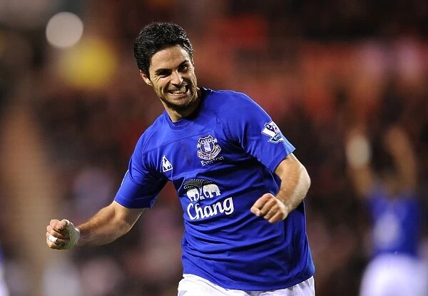 Mikel Arteta's Dramatic Equalizer: A Thrilling 2-2 Draw for Everton at Sunderland's Stadium of Light (November 2010, Barclays Premier League)