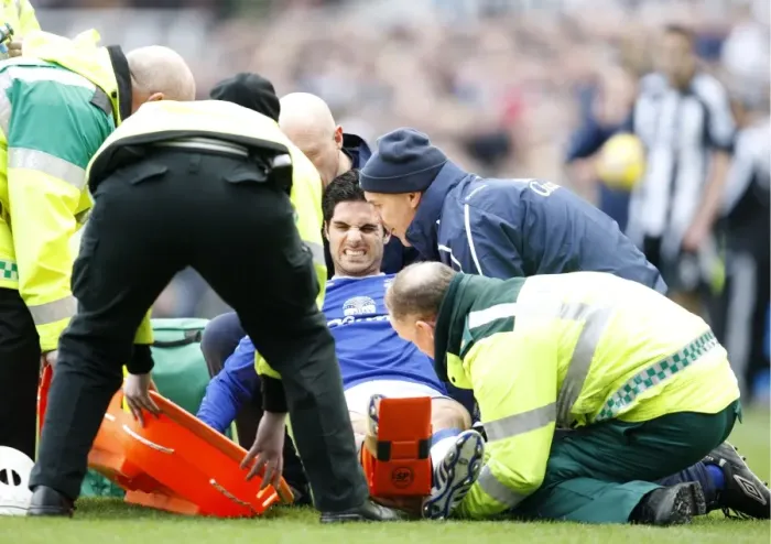 Framed Print : Mikel Arteta's Injury Sidelines Him: Everton vs Newcastle United, Barclays Premier League, 2009 Framed Print : Mikel Arteta's Injury Sidelines Him: Everton vs Newcastle United, Barclays Premier League, 2009