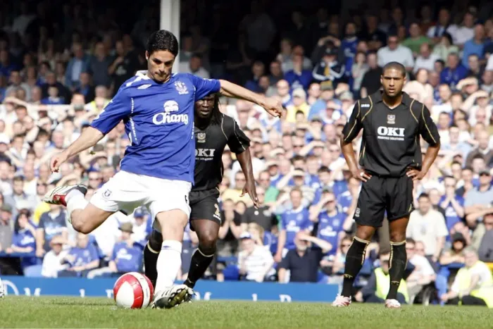 Framed Print : Mikel Arteta's Penalty Goal: Everton vs. Portsmouth, May 5, 2007 (FA Barclays Premiership, Goodison Park) Framed Print : Mikel Arteta's Penalty Goal: Everton vs. Portsmouth, May 5, 2007 (FA Barclays Premiership, Goodison Park)