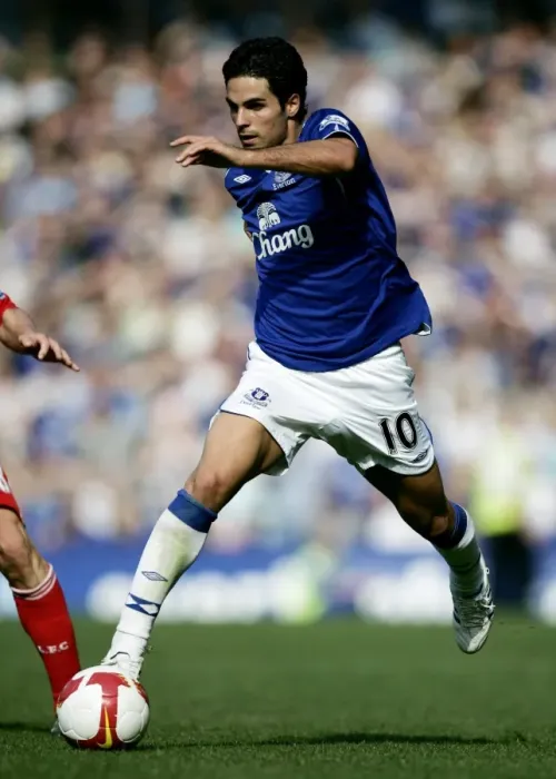 Framed Print : Mikkel Arteta's Intense Rivalry: Everton vs Liverpool (Sept. 27, 2008) Framed Print : Mikkel Arteta's Intense Rivalry: Everton vs Liverpool (Sept. 27, 2008)