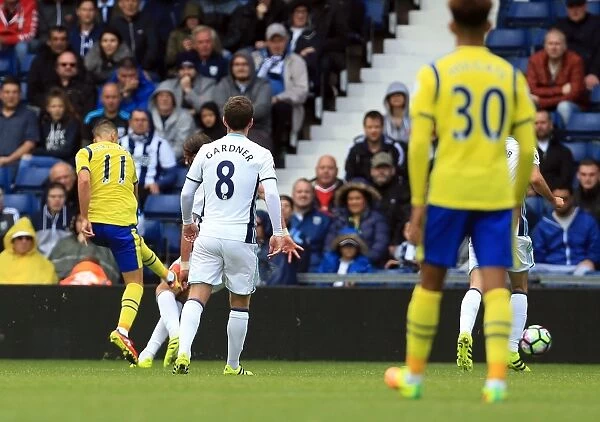 Mirallas Strikes First: Everton's Winning Goal at West Bromwich Albion