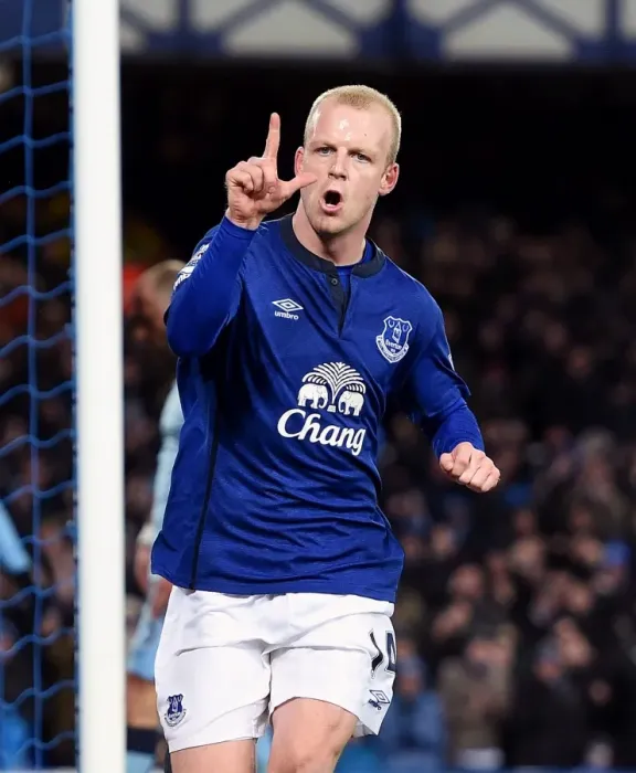Framed Print : Naismith's Stunning Equalizer: Everton vs Manchester City in Premier League Framed Print : Naismith's Stunning Equalizer: Everton vs Manchester City in Premier League