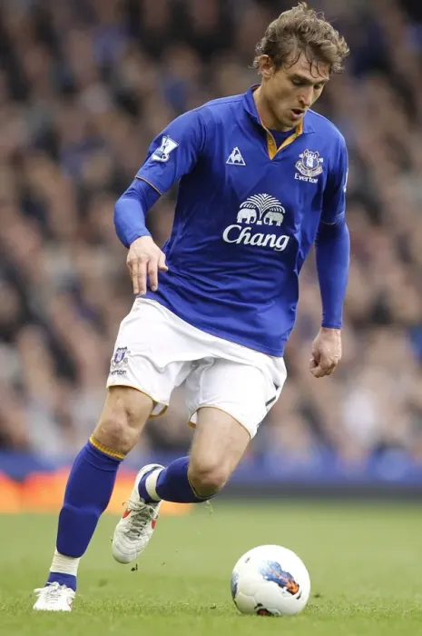 Framed Print : Nikica Jelavic's Last-Minute Thriller: Everton Edge Past West Bromwich Albion in Premier League Drama (31 March 2012)