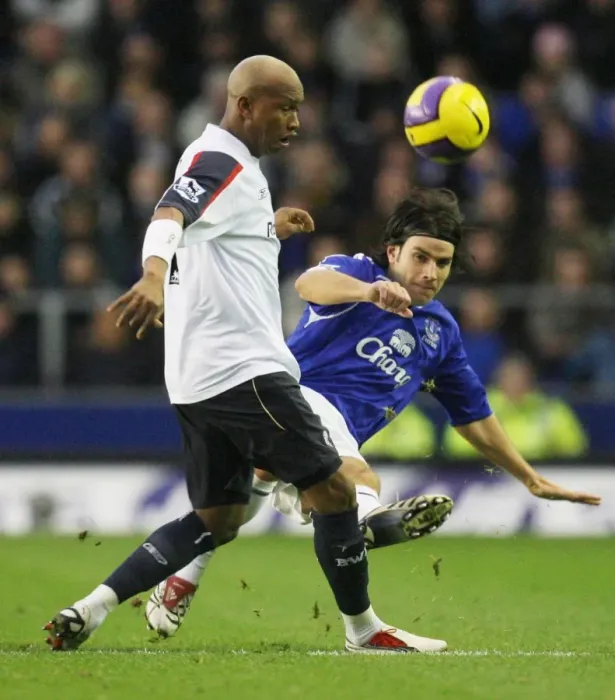 Framed Print : Nuno Valente vs. El Hadji Diouf: A Clash of Stars in Everton vs. Bolton (06 / 11 / 06, FA Barclays Premiership, Goodison Park)