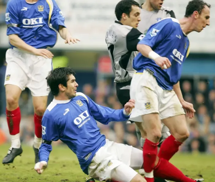 Framed Print : Osman's Game-Winning Goal: Everton's Triumph Over Portsmouth