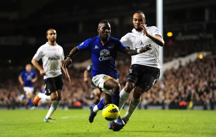 Framed Print : Penalty Showdown: Drenthe vs. Kaboul at White Hart Lane - Everton vs. Tottenham Hotspur, Premier League (11 January 2012) Framed Print : Penalty Showdown: Drenthe vs. Kaboul at White Hart Lane - Everton vs. Tottenham Hotspur, Premier League (11 January 2012)