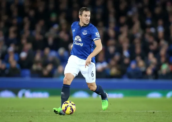 Framed Print : Phil Jagielka in Action: Everton vs. Queens Park Rangers (December 2014)