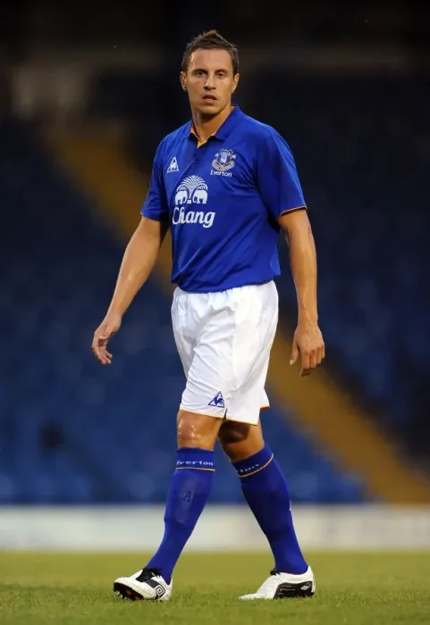 Framed Print : Phil Jagielka in Action: Everton's Pre-Season Training at Bury's Gigg Lane (July 2011) Framed Print : Phil Jagielka in Action: Everton's Pre-Season Training at Bury's Gigg Lane (July 2011)