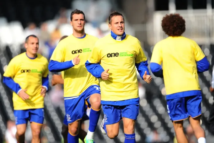 Framed Print : Phil Jagielka Faces Off Against Fulham in the Barclays Premier League (23 October 2011) Framed Print : Phil Jagielka Faces Off Against Fulham in the Barclays Premier League (23 October 2011)