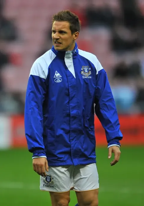 Framed Print : Phil Jagielka Leads Everton at Stadium of Light in BPL Clash Against Sunderland (26 December 2011) Framed Print : Phil Jagielka Leads Everton at Stadium of Light in BPL Clash Against Sunderland (26 December 2011)